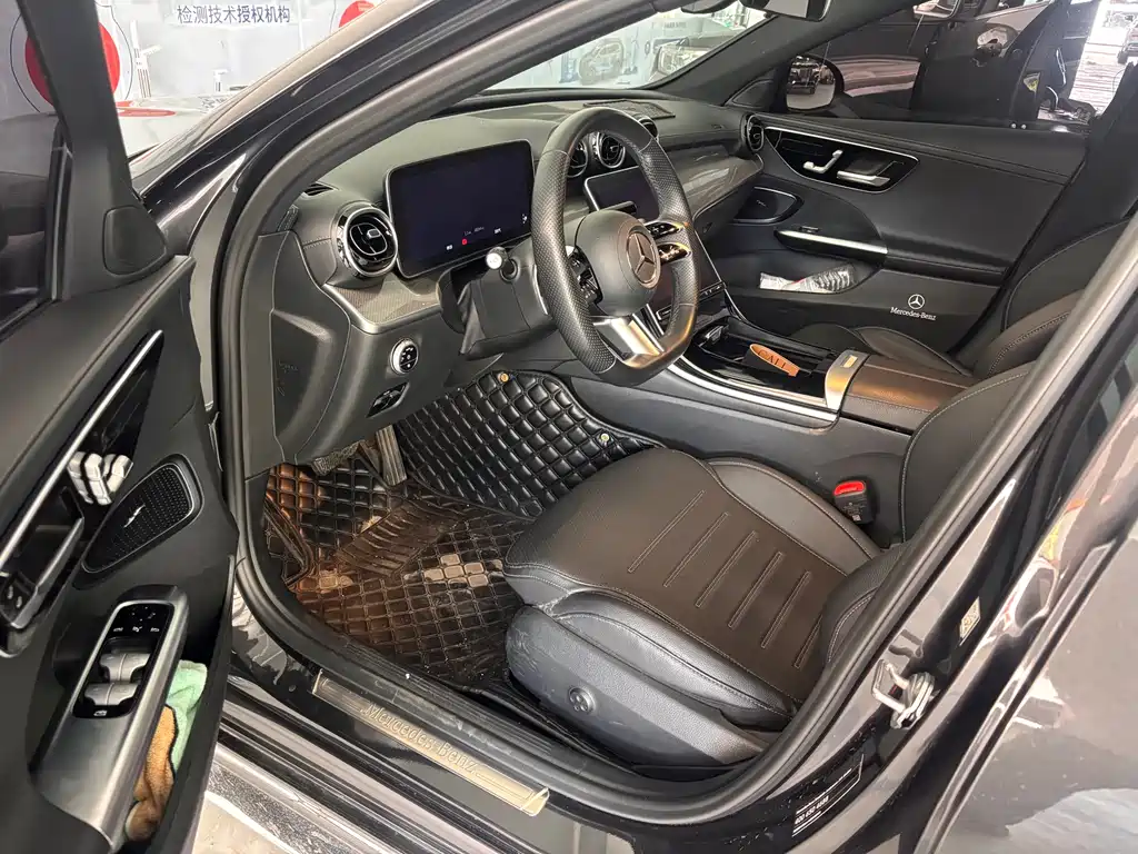Mercedes-Benz C-Class 2023