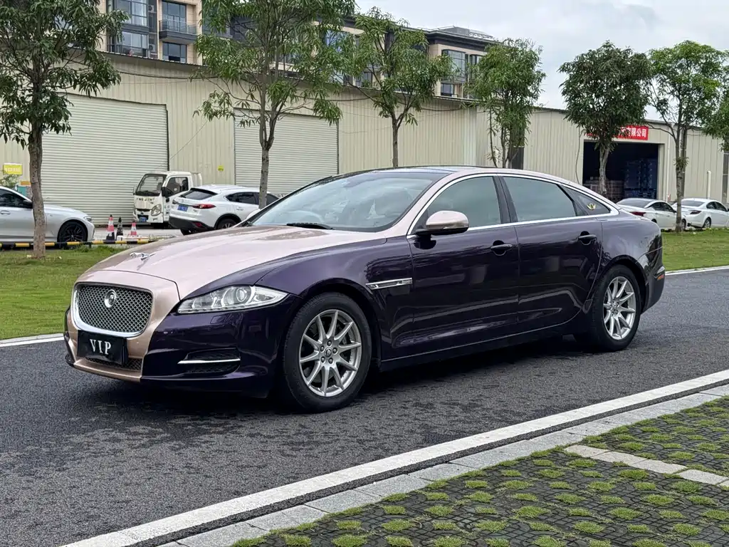 Jaguar XJ 2012 — фото 41