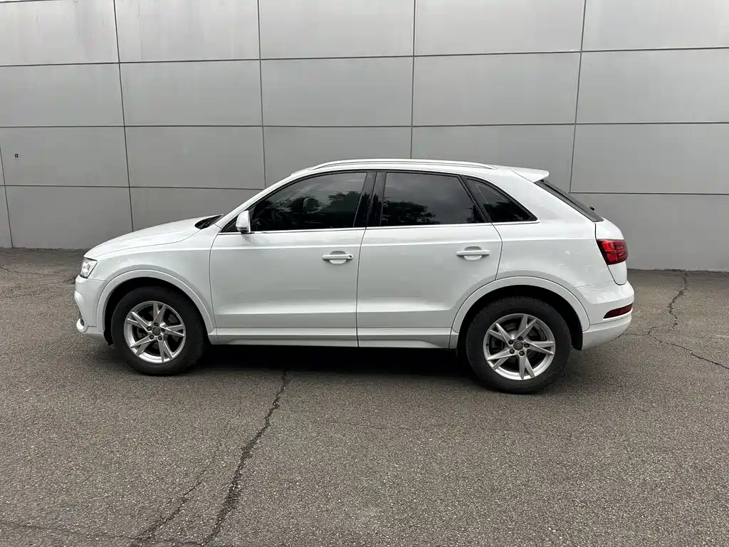 Audi Q3 2018 — фото 8