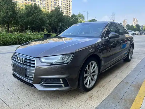 Audi A4L 2018