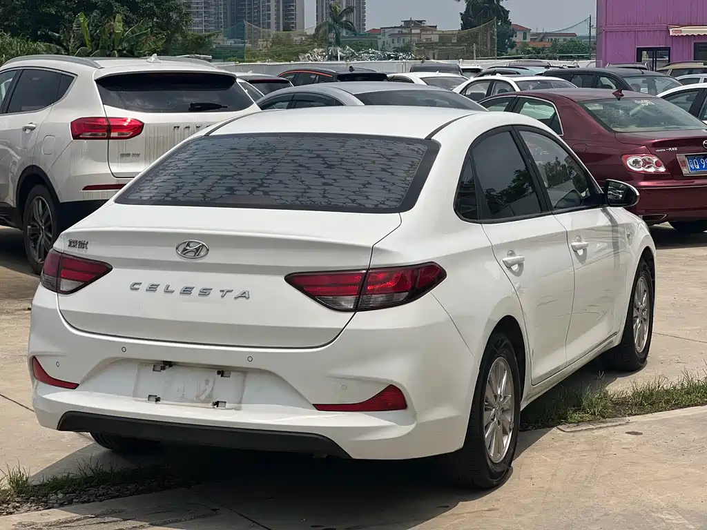 Hyundai Elantra 2020 — фото 9