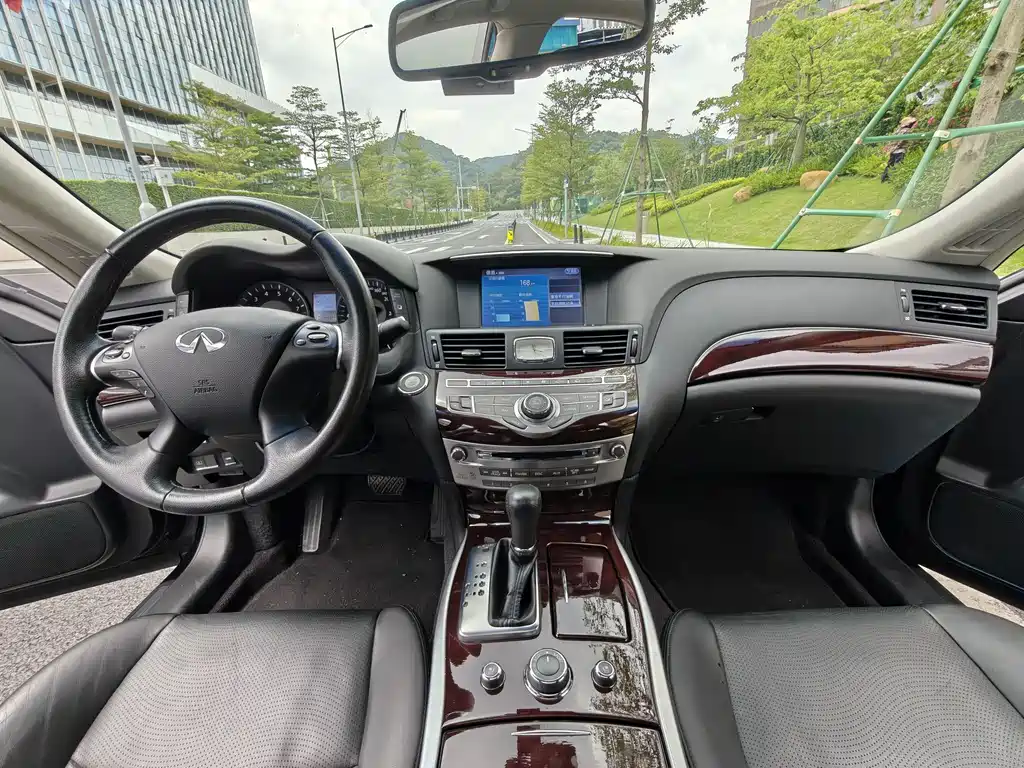 Infiniti Q70 2015 — фото 10