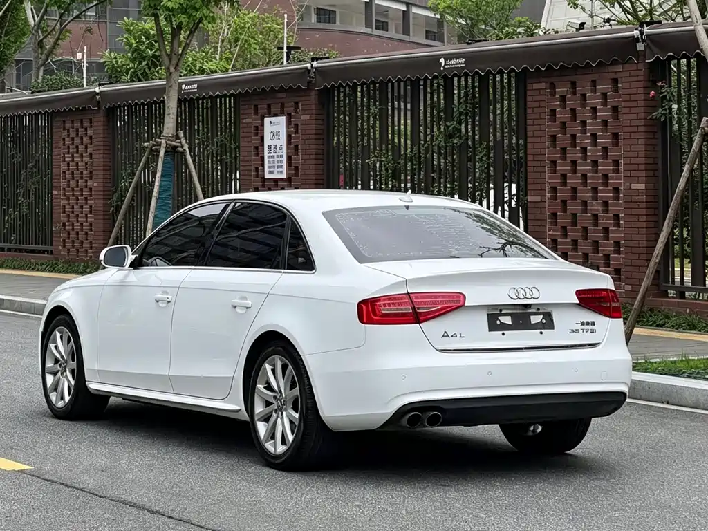 Audi A4L 2015 — фото 7