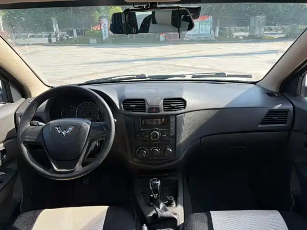 Wuling Hongguang 2016