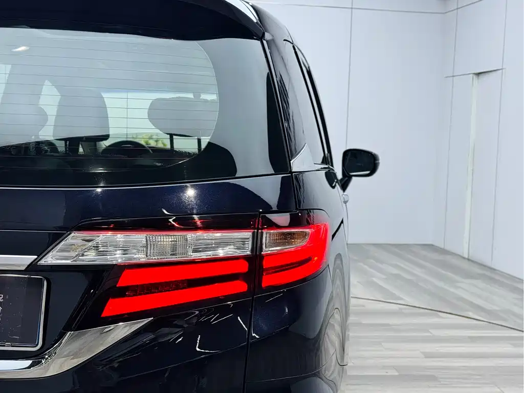 Honda Odyssey 2019 — фото 26