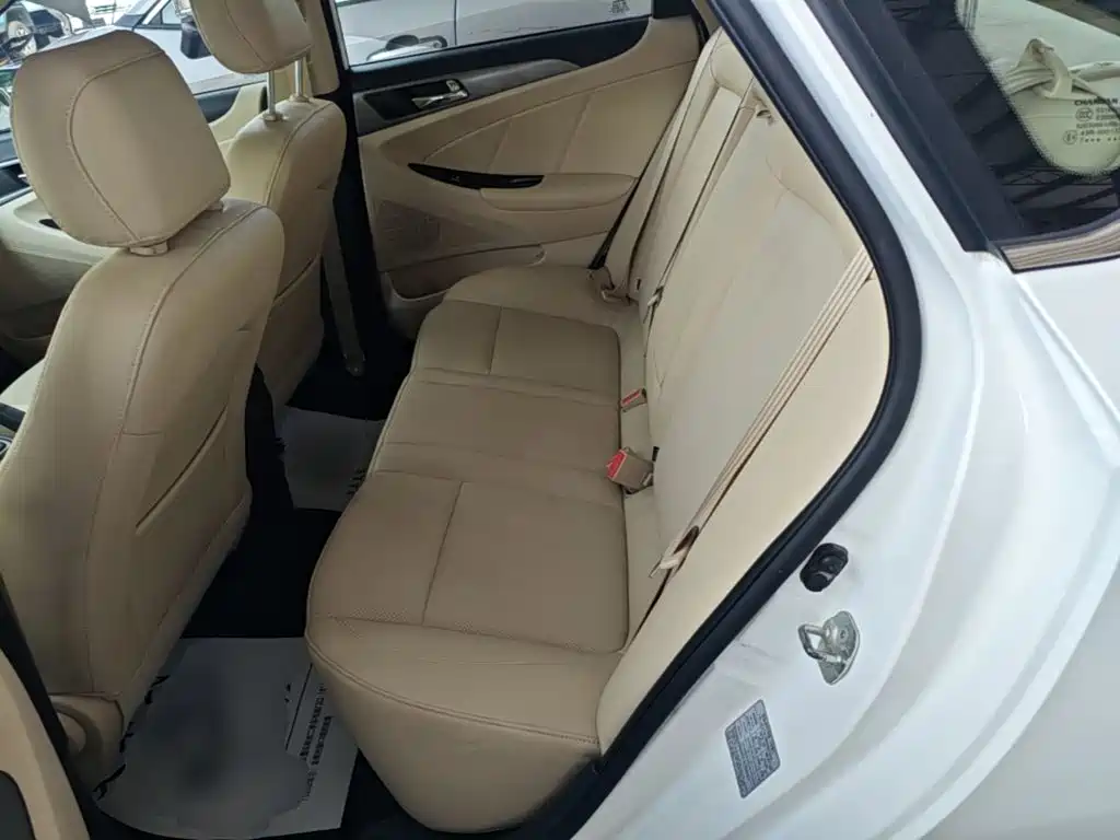 Changan Eado 2017 — фото 17