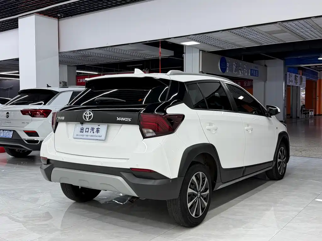 Toyota Yaris L 2023