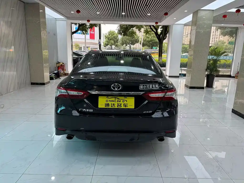 Toyota Camry 2021 — фото 9