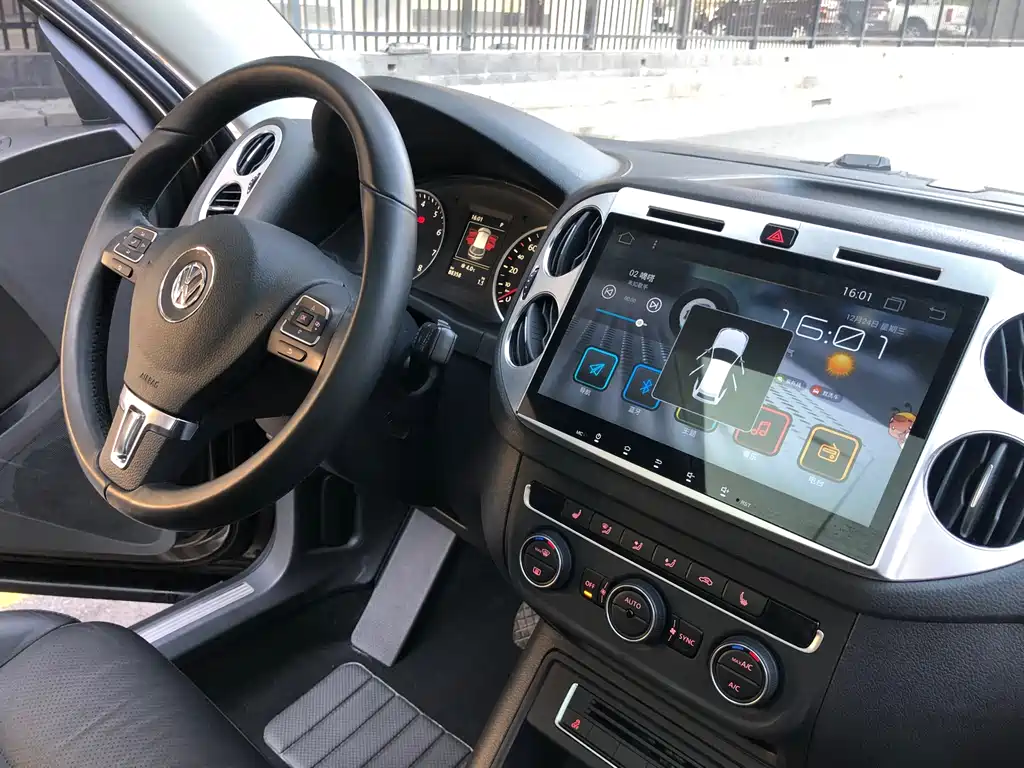 Volkswagen Tiguan 2015 — фото 11