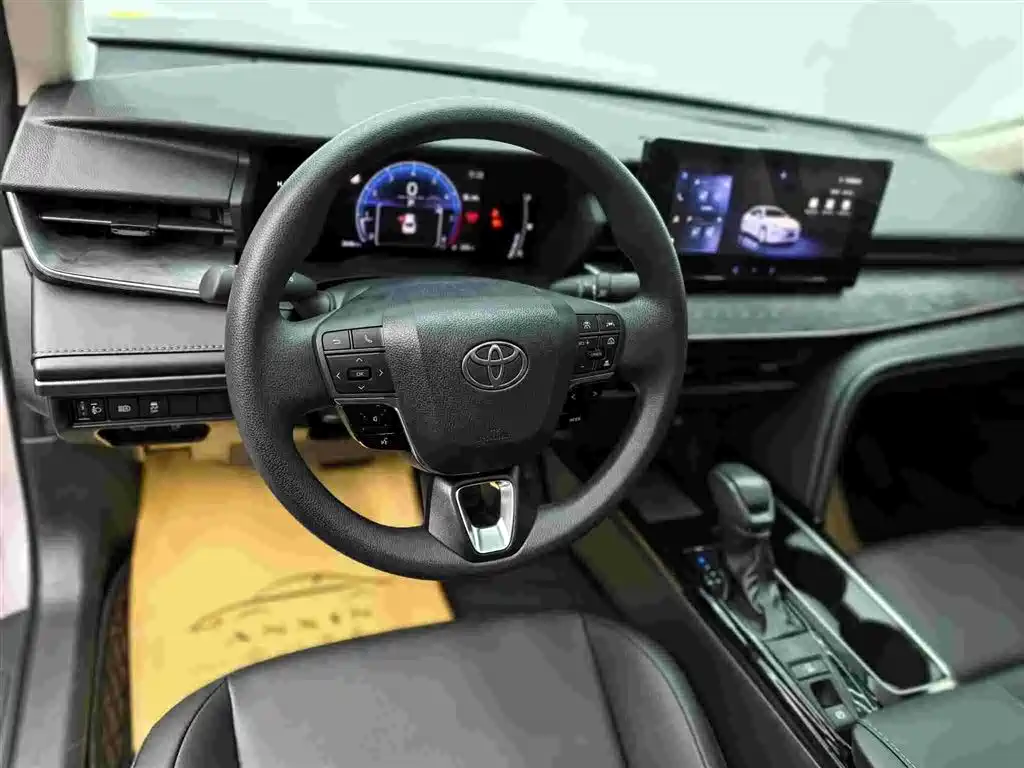 Toyota Camry 2025 — фото 8