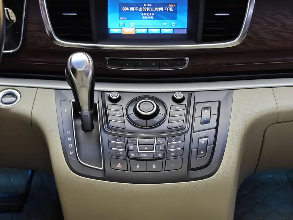 Buick GL8 2015 — фото 21