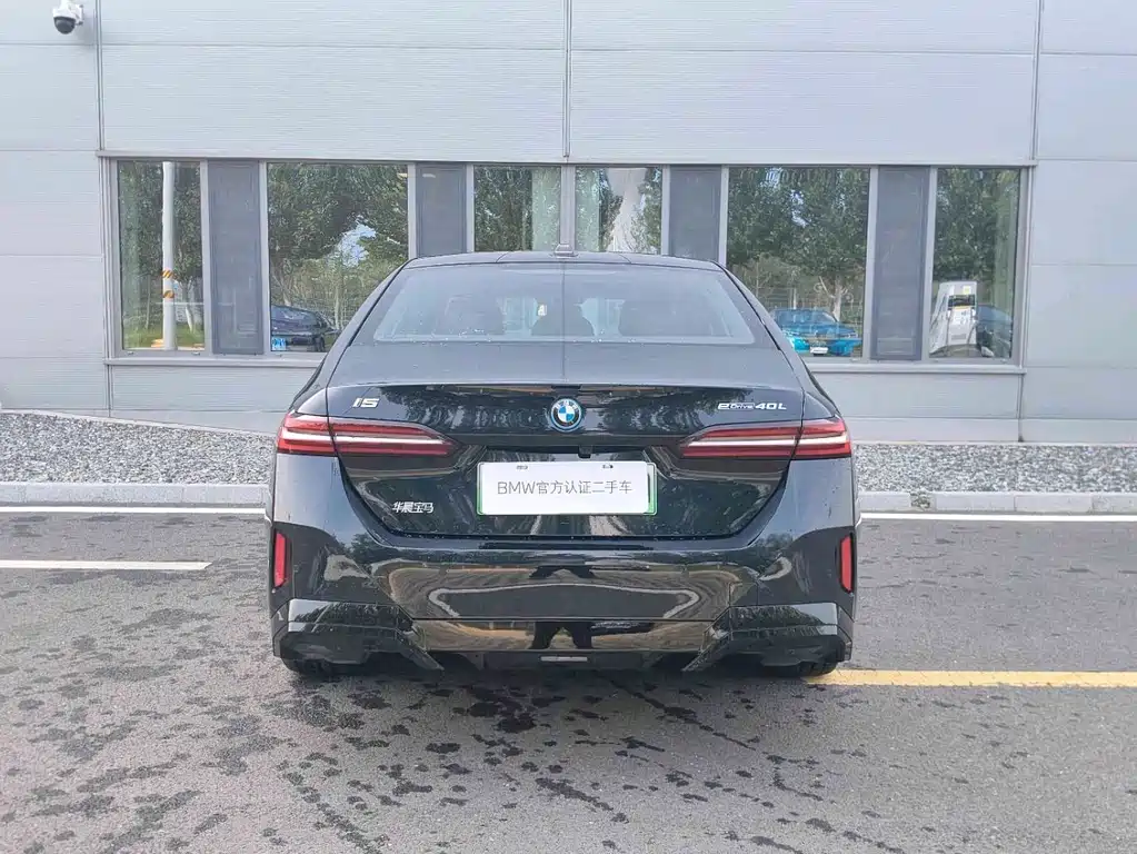 BMW i5 2025 — фото 3