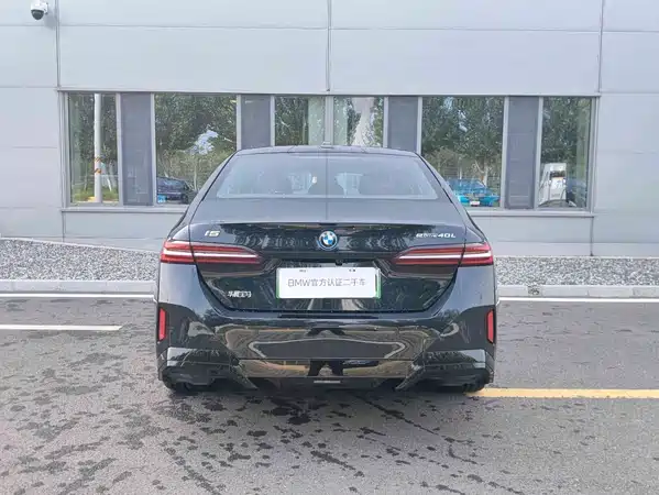 BMW i5 2025