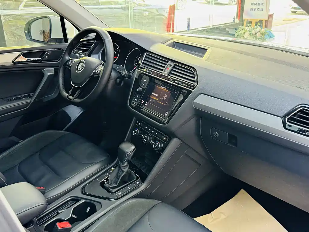 Volkswagen Tiguan L 2019 — фото 9