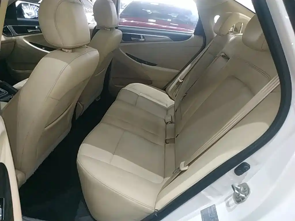 Changan Eado 2016 — фото 17