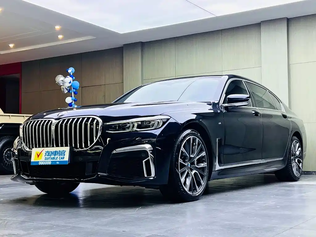 BMW 7 Series 2021 — фото 1