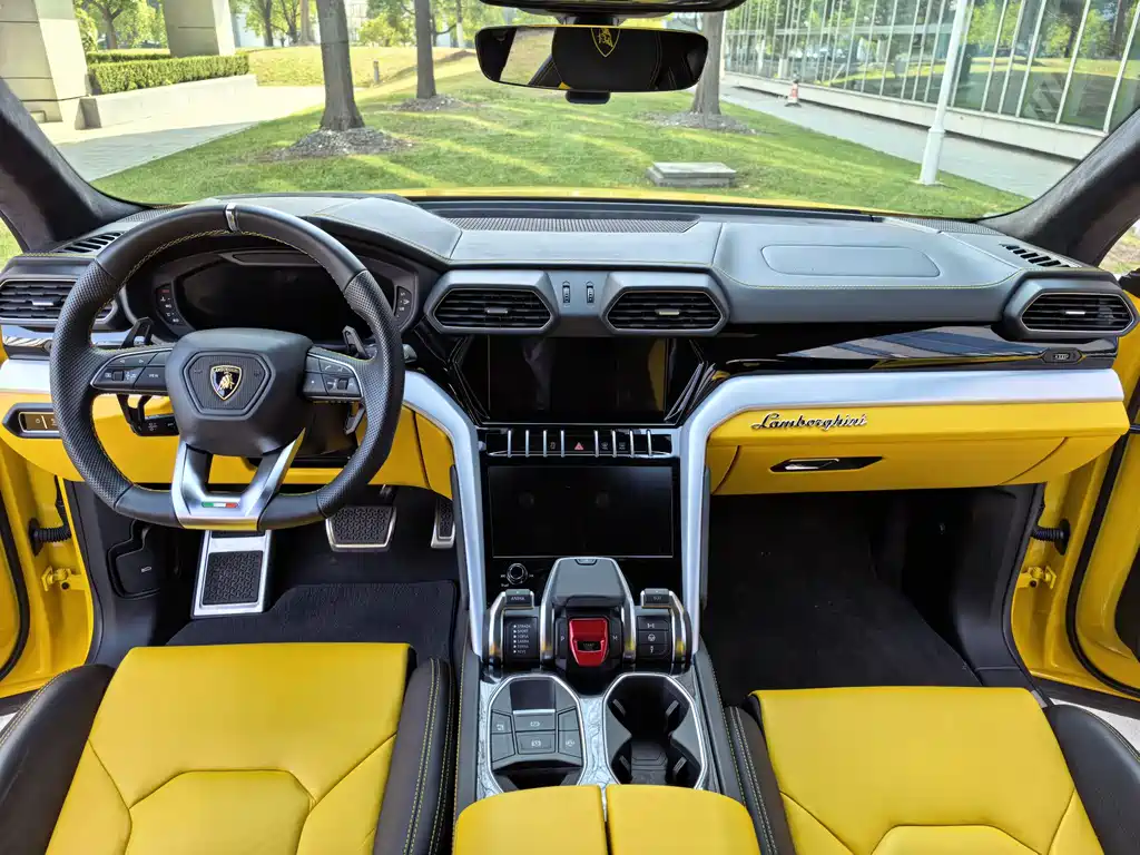 Lamborghini Urus 2023 — фото 16