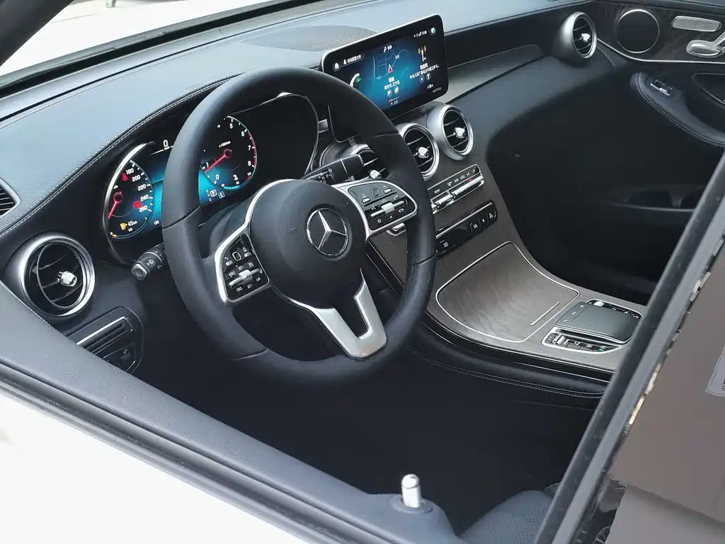 Mercedes-Benz GLC 2020 — фото 11
