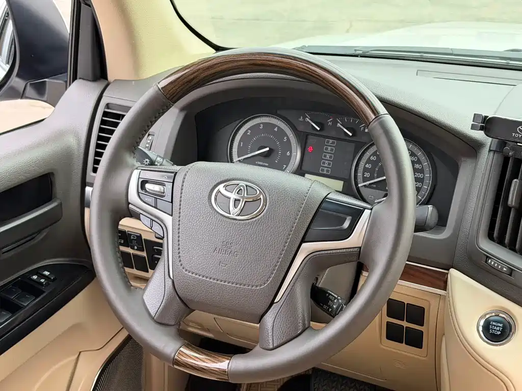 Toyota Land Cruiser 2019 — фото 8