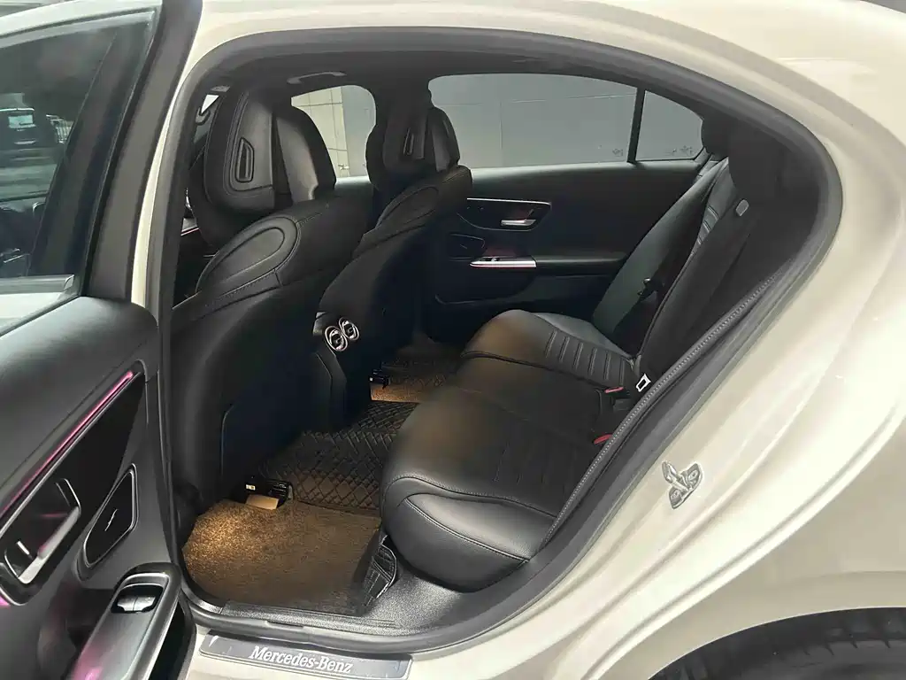 Mercedes-Benz C-Class 2025
