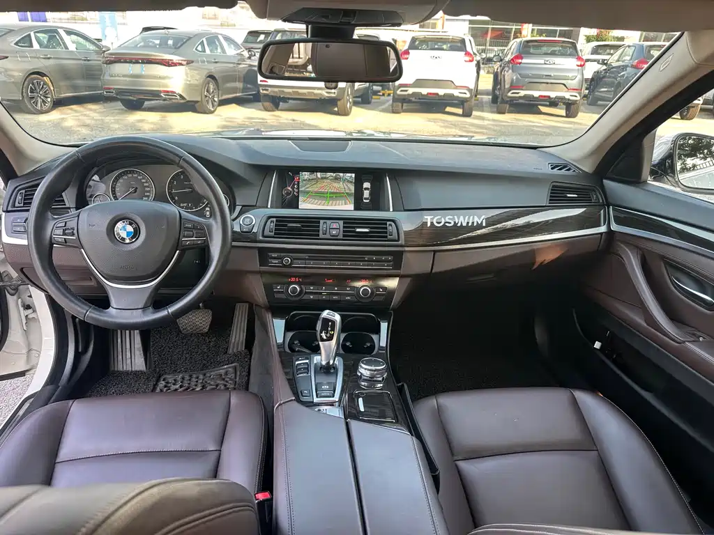BMW 5 Series 2015 — фото 20