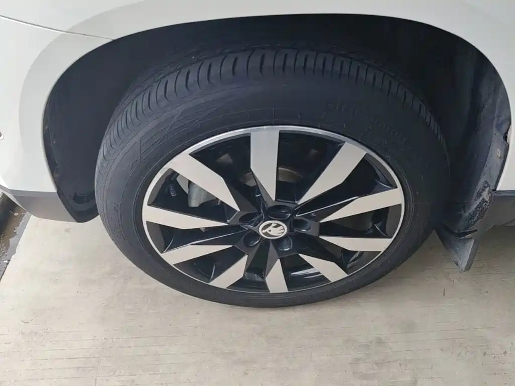 Skoda Korok 2021 — фото 23