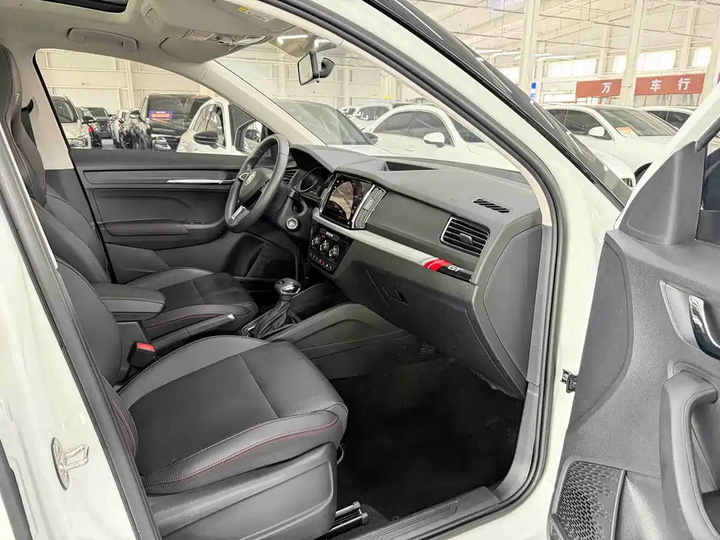 Skoda Kamiq 2023 — фото 17