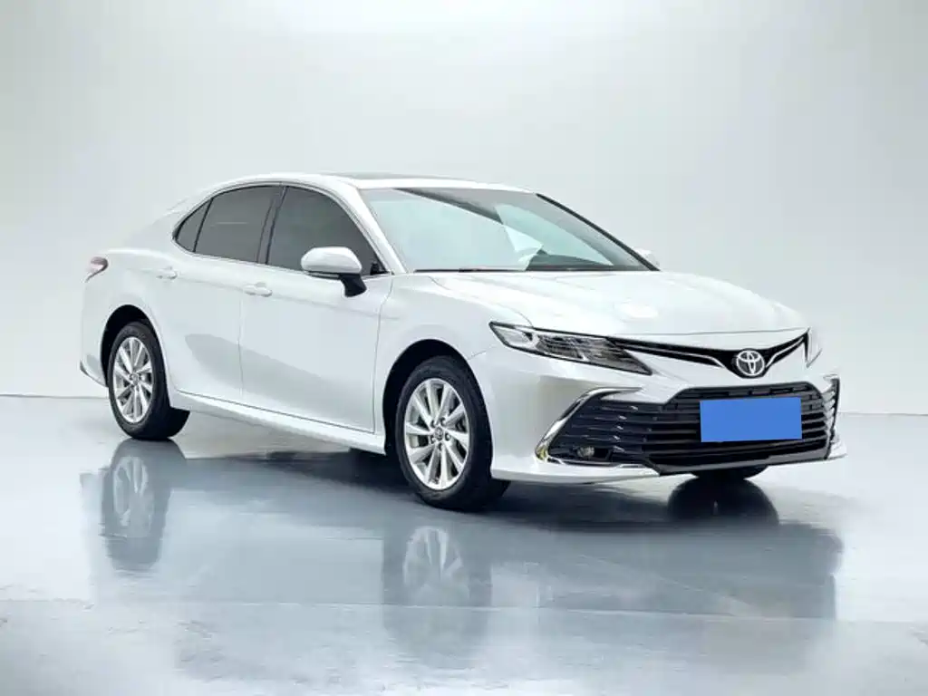 Toyota Camry 2022 — фото 3