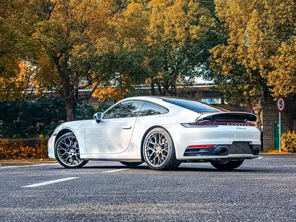 Porsche 911 2023