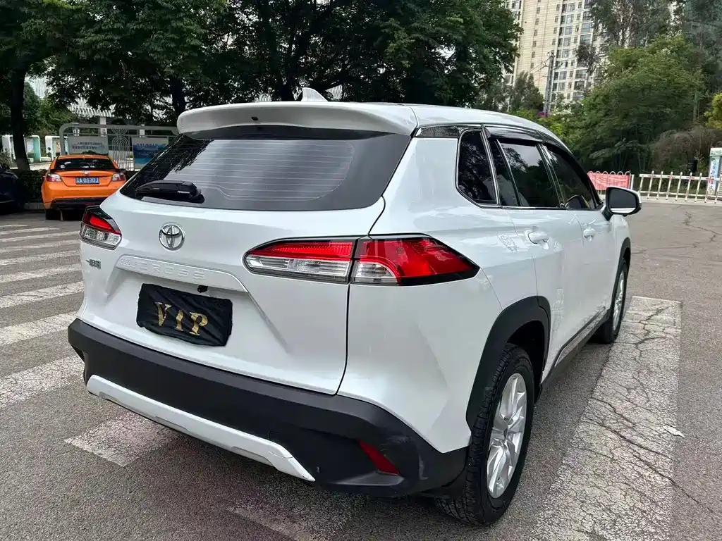 Toyota Corolla Cross 2023 — фото 10