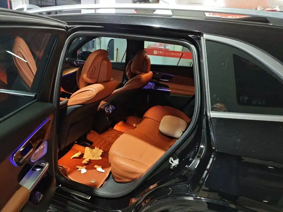 Mercedes-Benz GLC 2023
