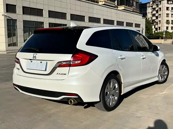 Honda Jade 2017