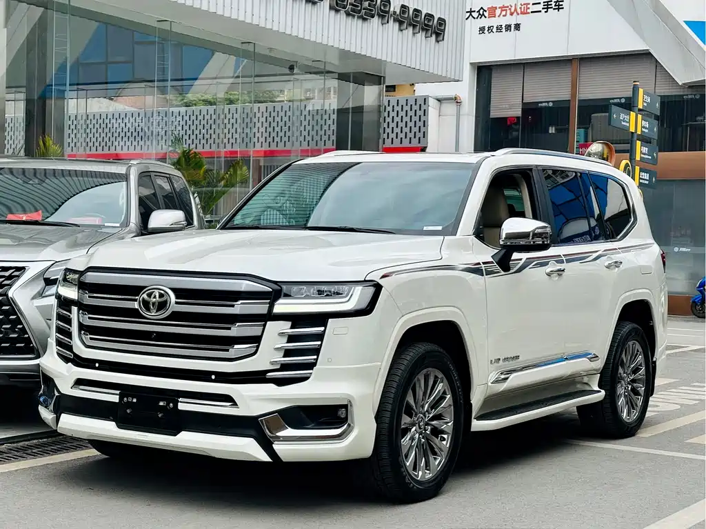 Toyota Land Cruiser 2025 — фото 1