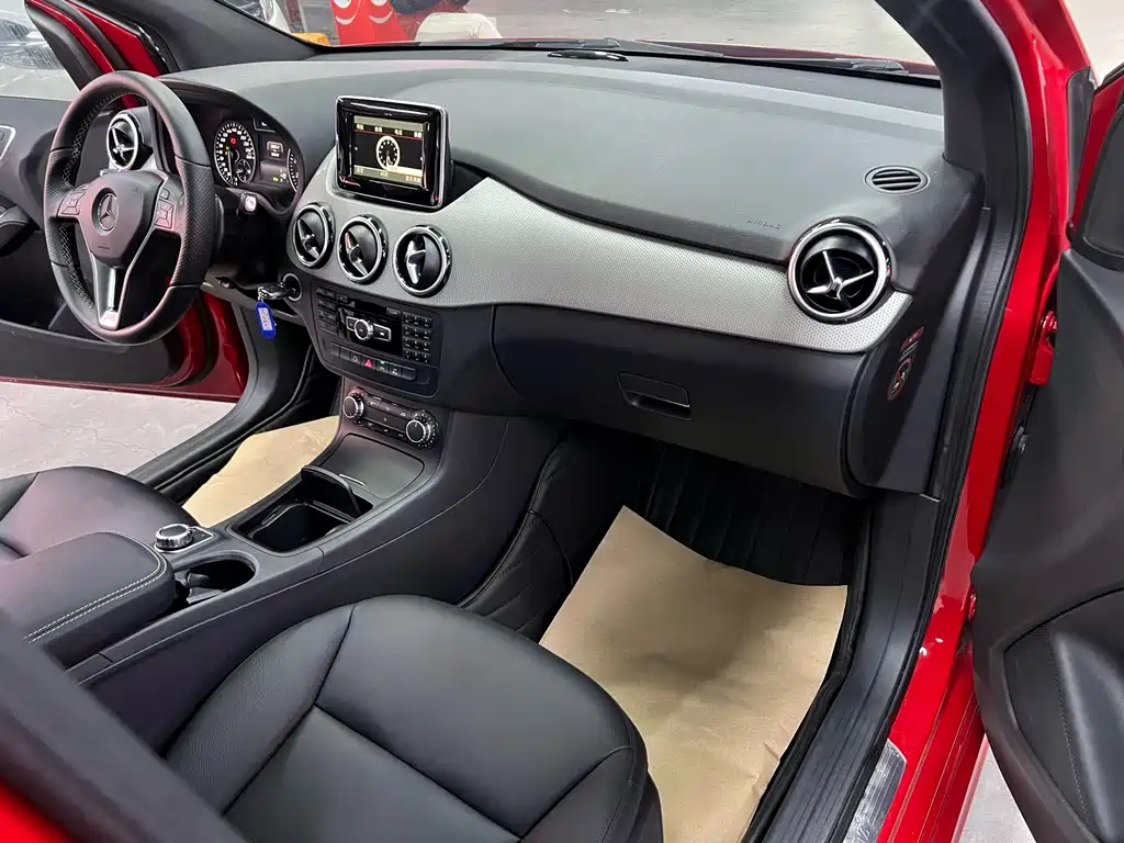 Mercedes-Benz B-Class 2015 — фото 9