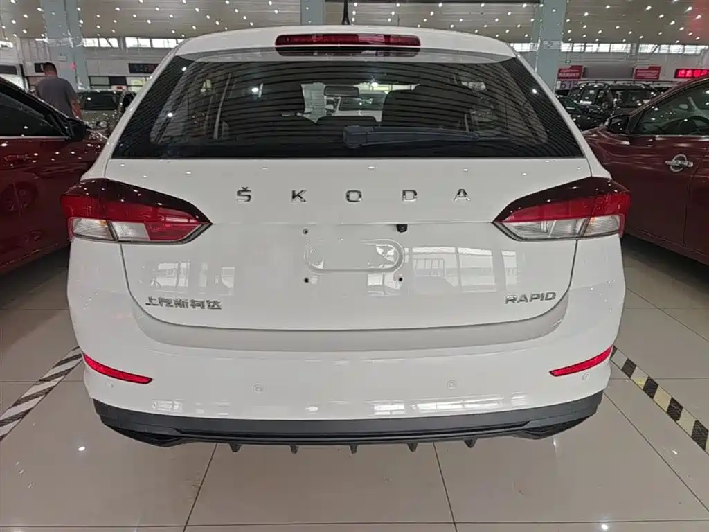 Skoda Rapid Spaceback 2020 — фото 6