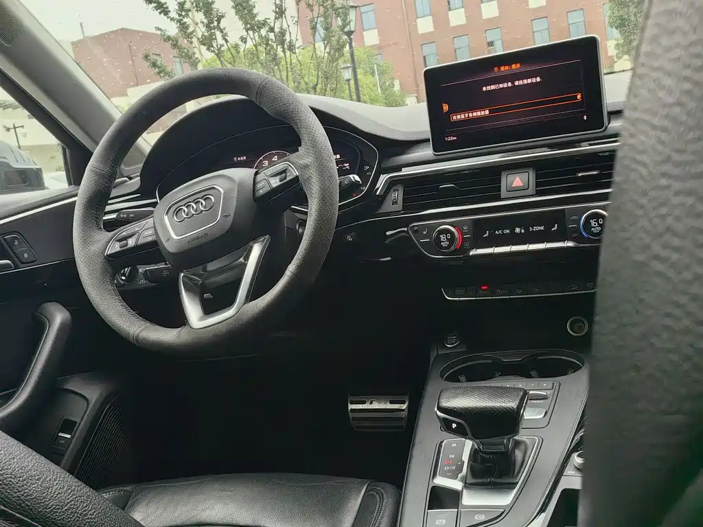 Audi A4 2018 — фото 15