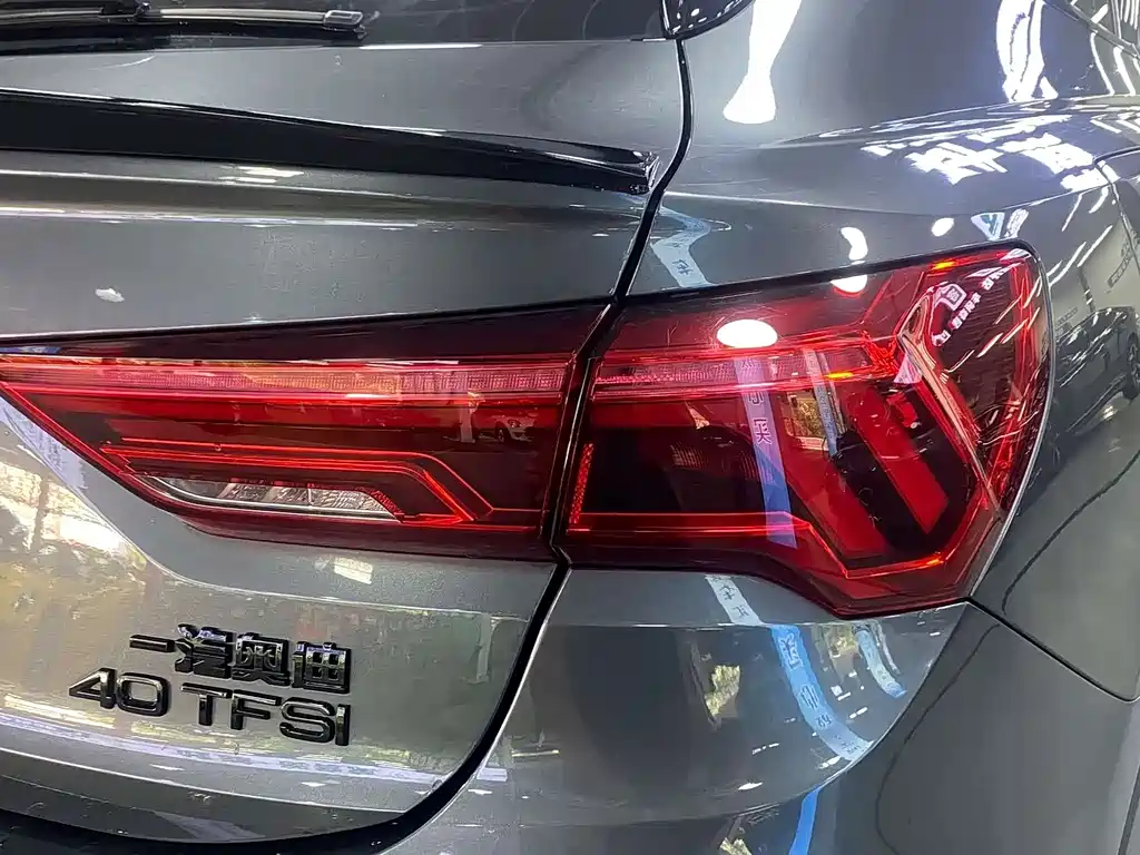 Audi Q3 Sportback 2023 — фото 13