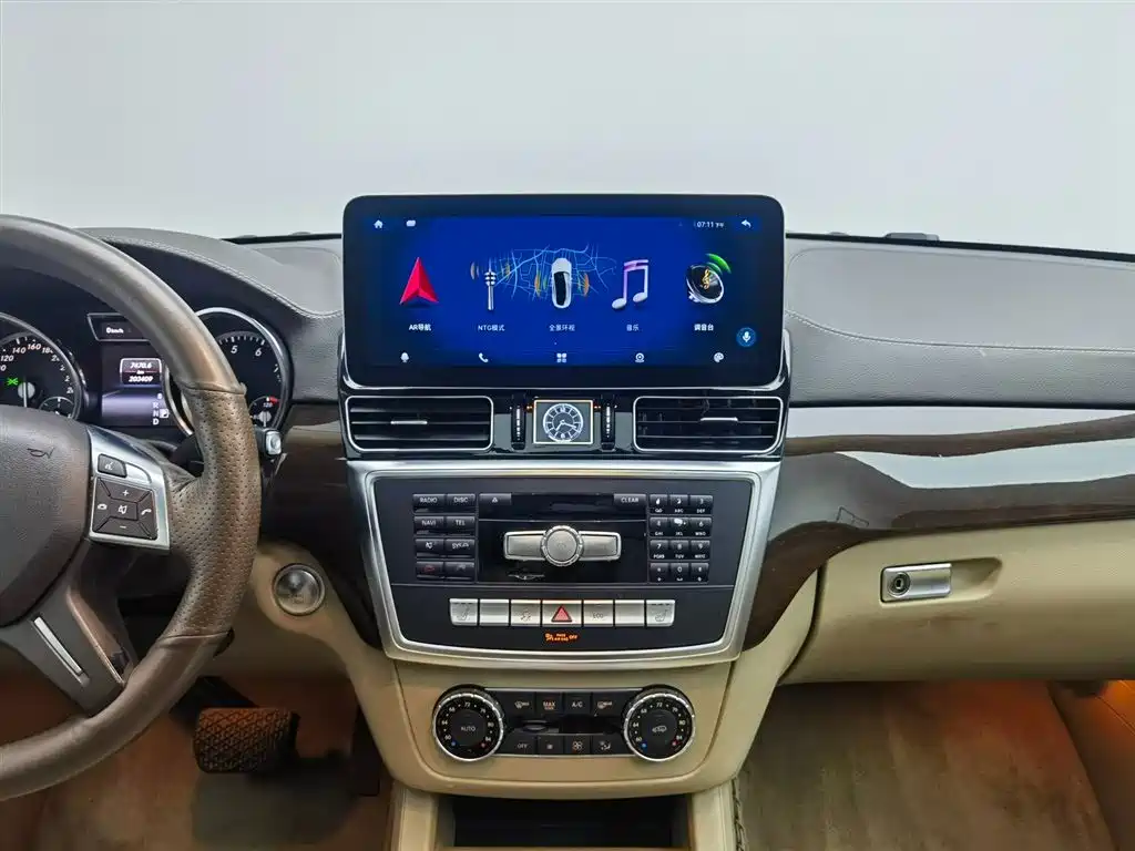 Mercedes-Benz GL-Class 2015 — фото 14