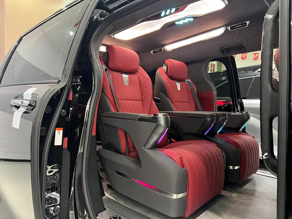Toyota Granvia — фото 14