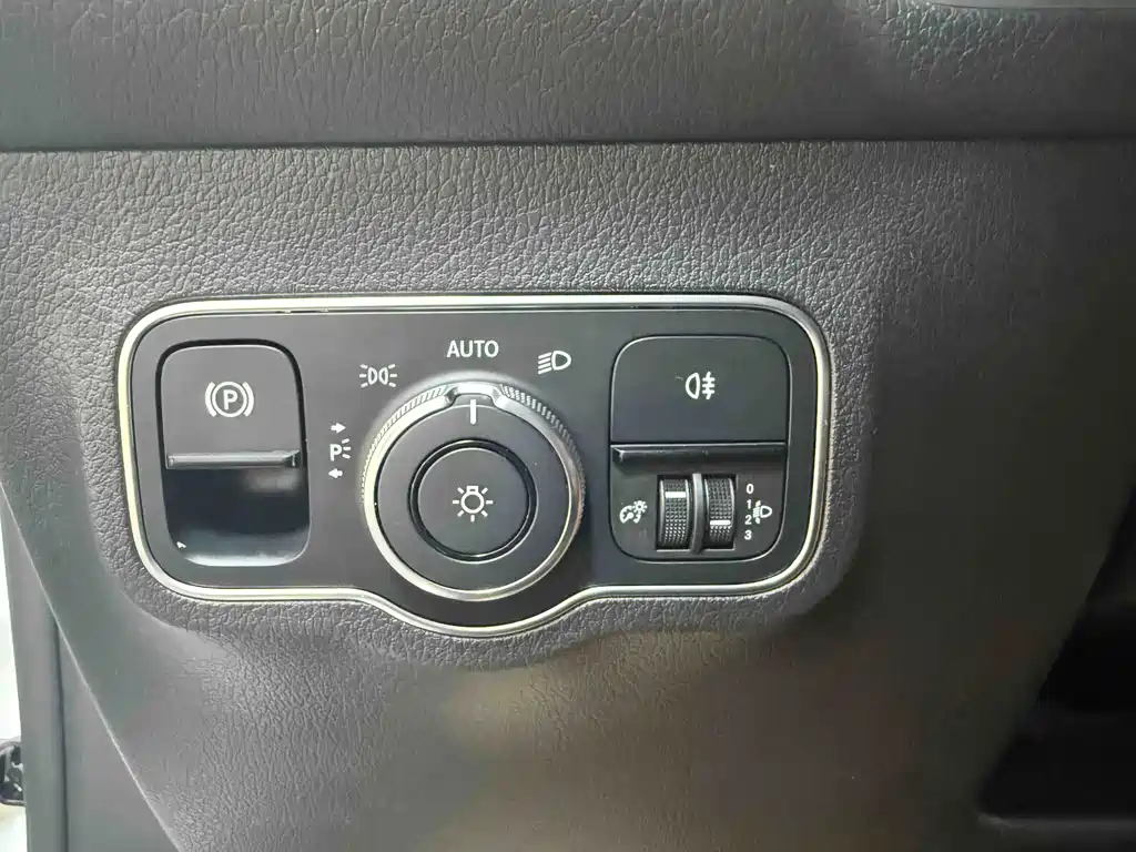 Mercedes-Benz GLB 2021 — фото 18