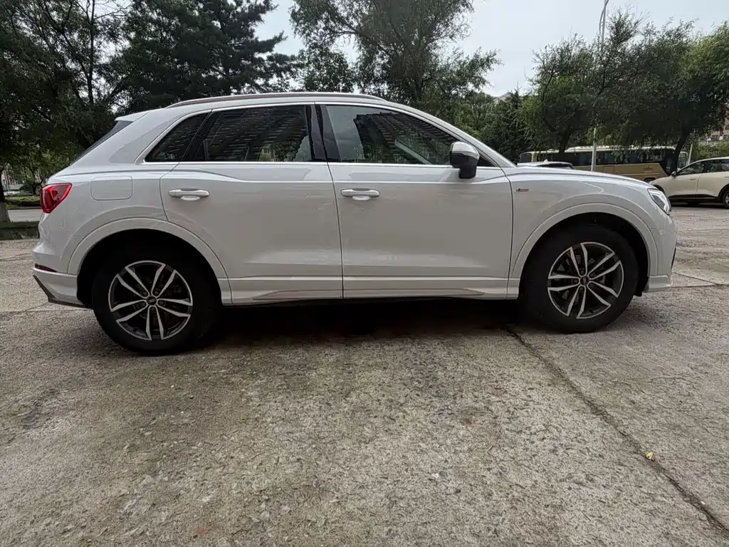Audi Q3 2021