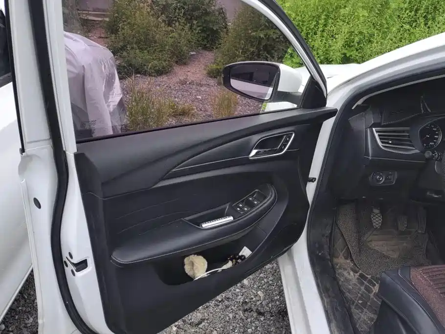 Roewe i5 2018