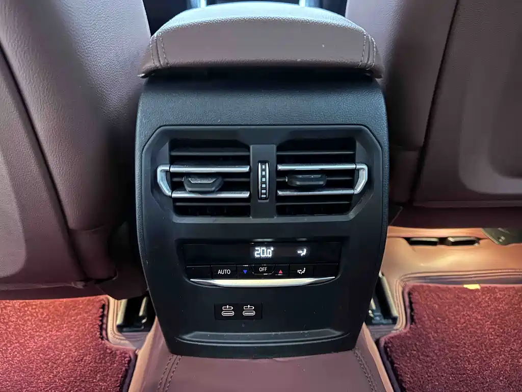 BMW 3 Series 2023 — фото 19