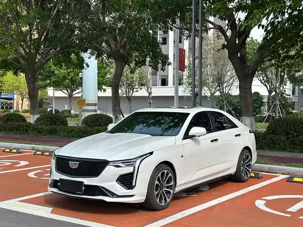 Cadillac CT4 2023