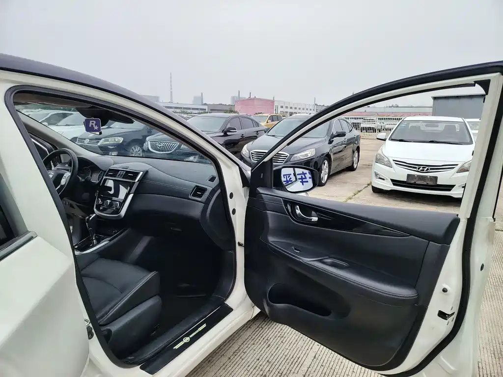 Nissan Tiida 2021