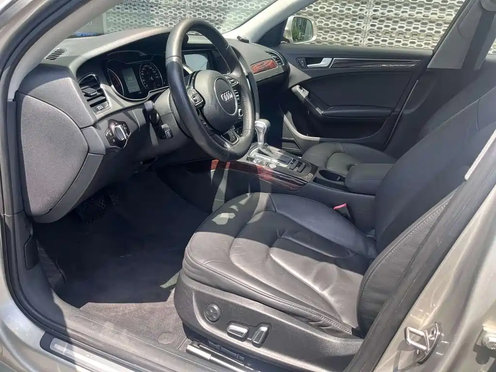 Audi A4L 2016