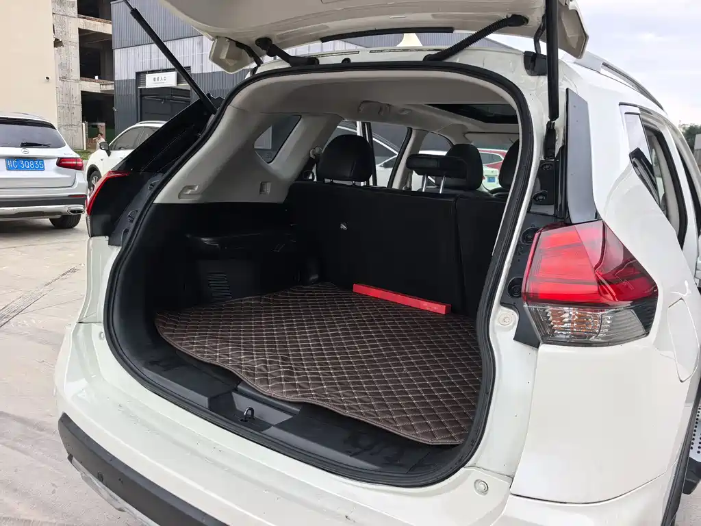 Nissan X-Trail 2018 — фото 10