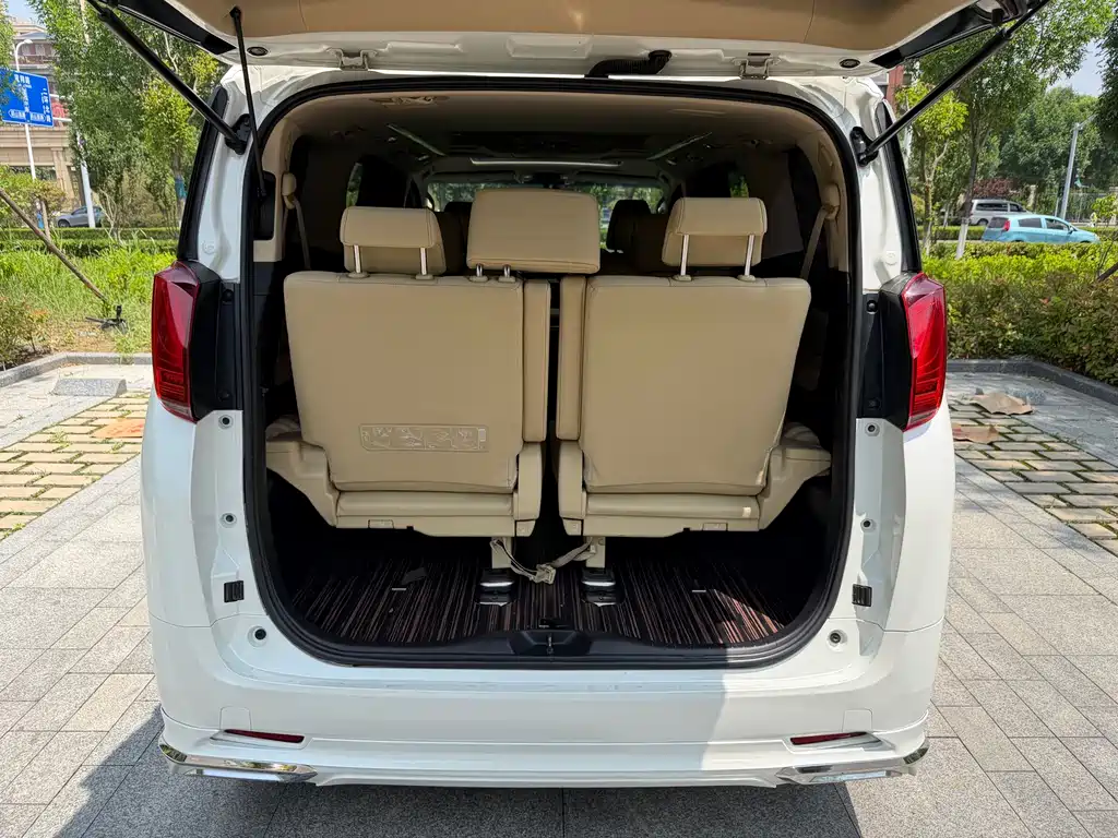 Toyota Alphard 2016 — фото 17