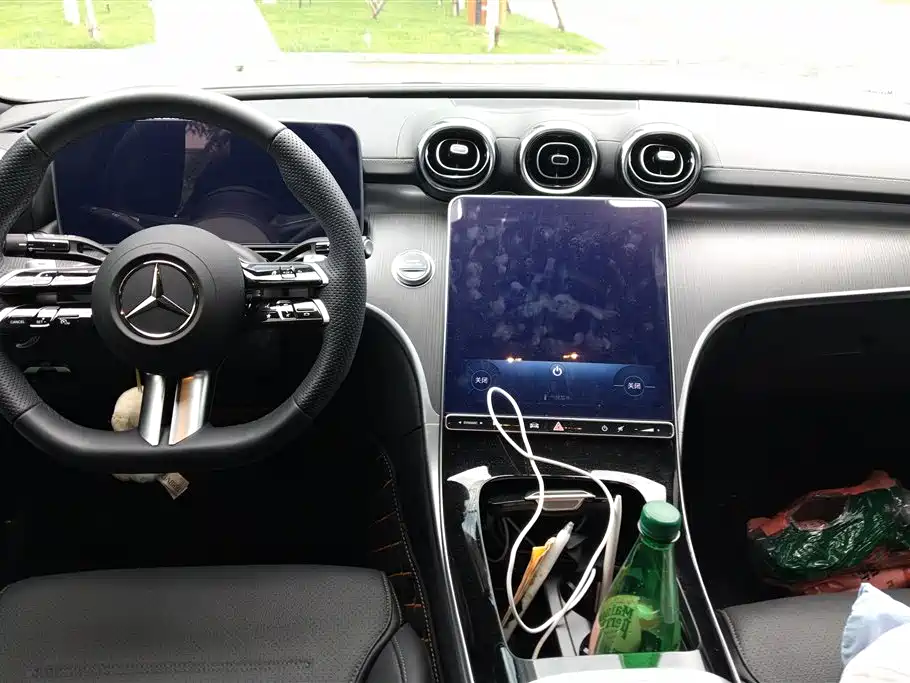 Mercedes-Benz C-Class 2024 — фото 12