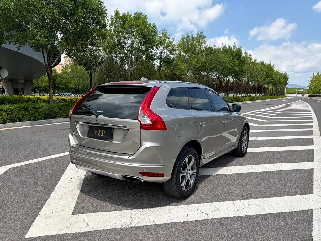 Volvo XC60 2014 — фото 9